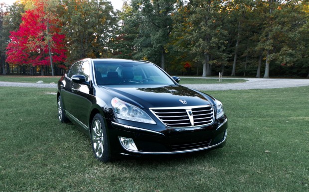 2011_Hyundai_Equus_Tech-1