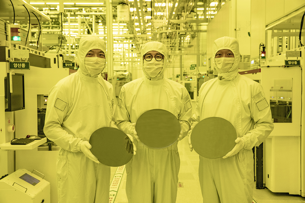 Samsung foundry's first 3nm chip production