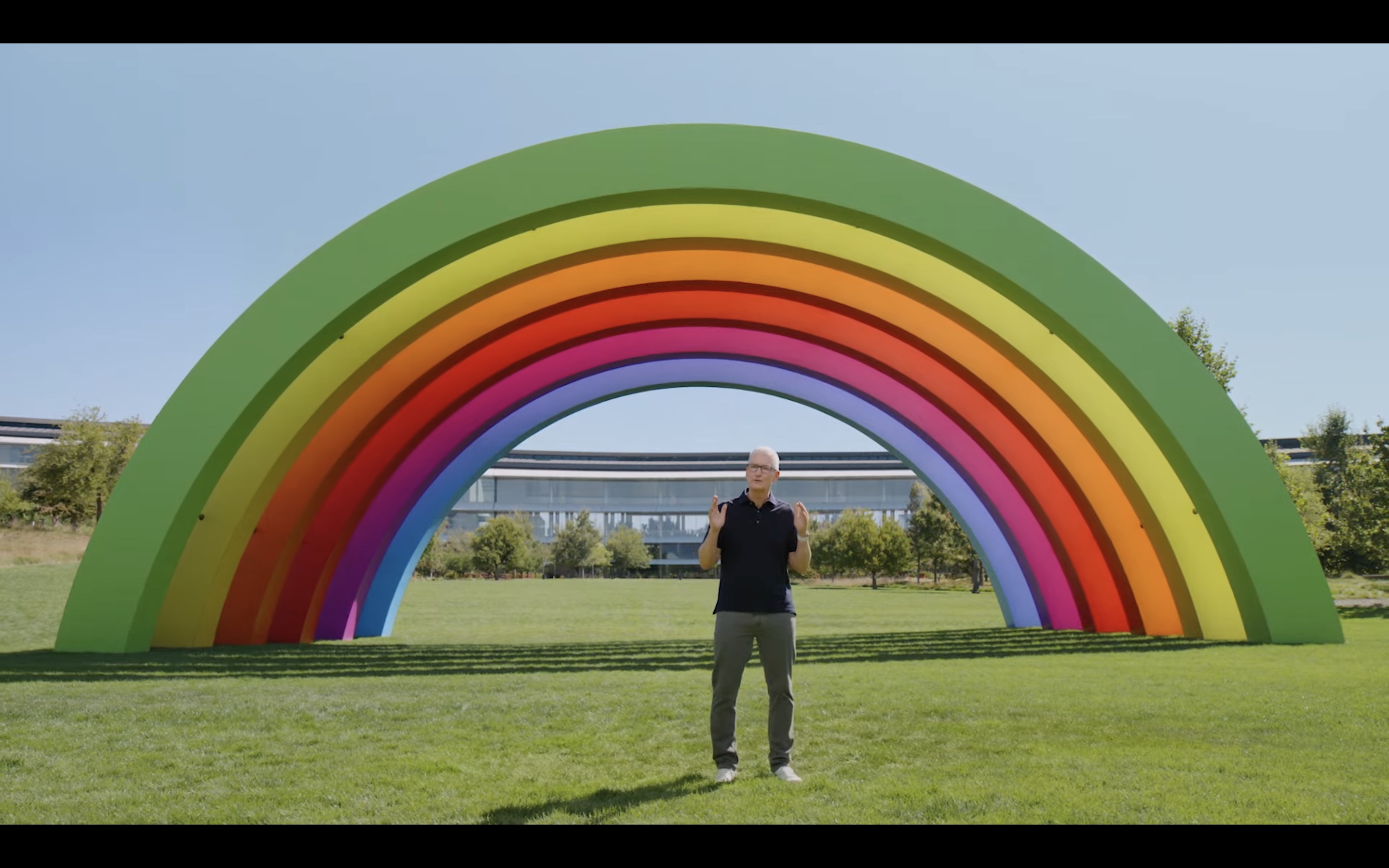 Apple-fall-2022-tim-cook-rainbow