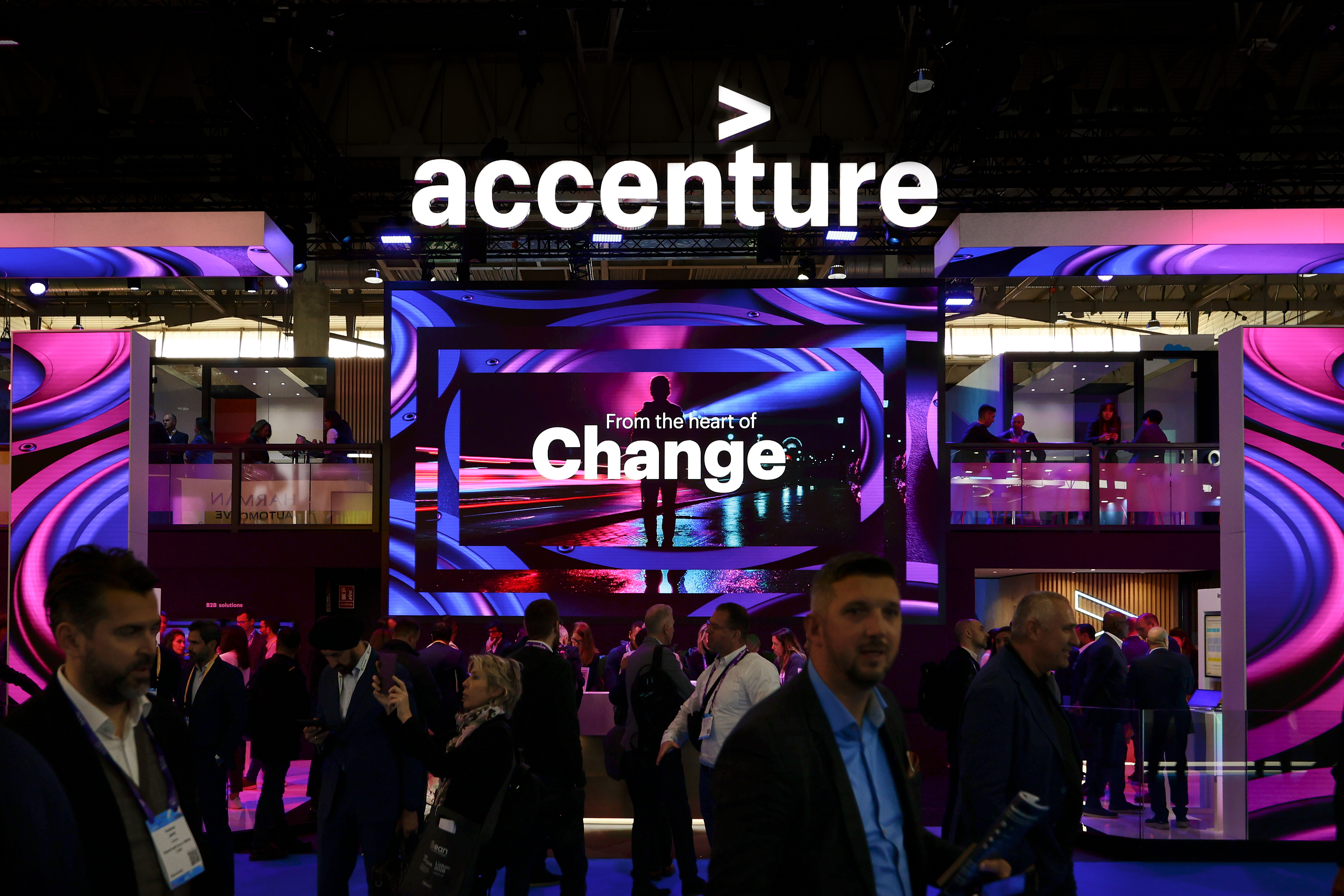 Accenture to cut 19,000 jobs