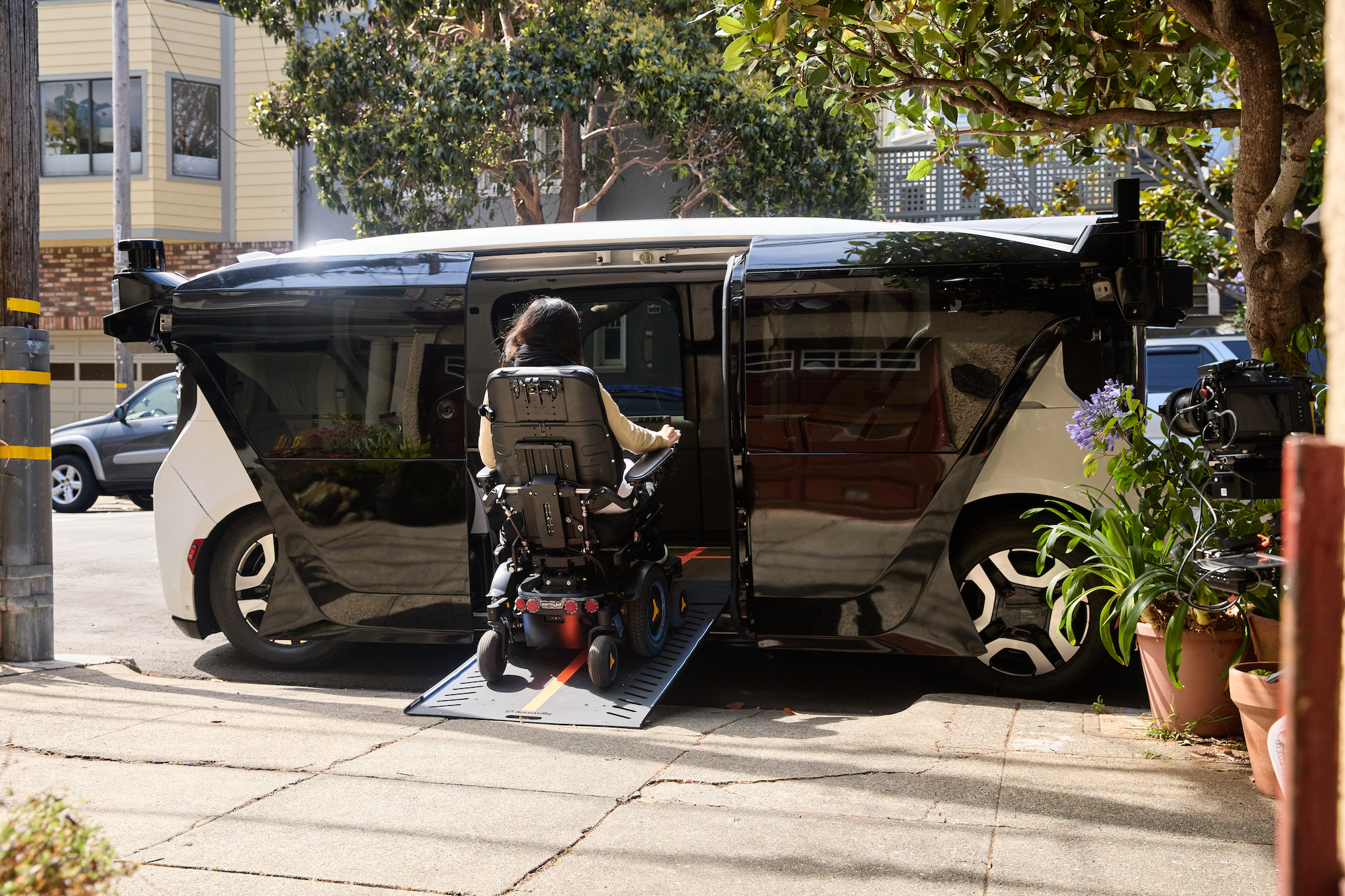 Cruise wheelchair-accessible robotaxi