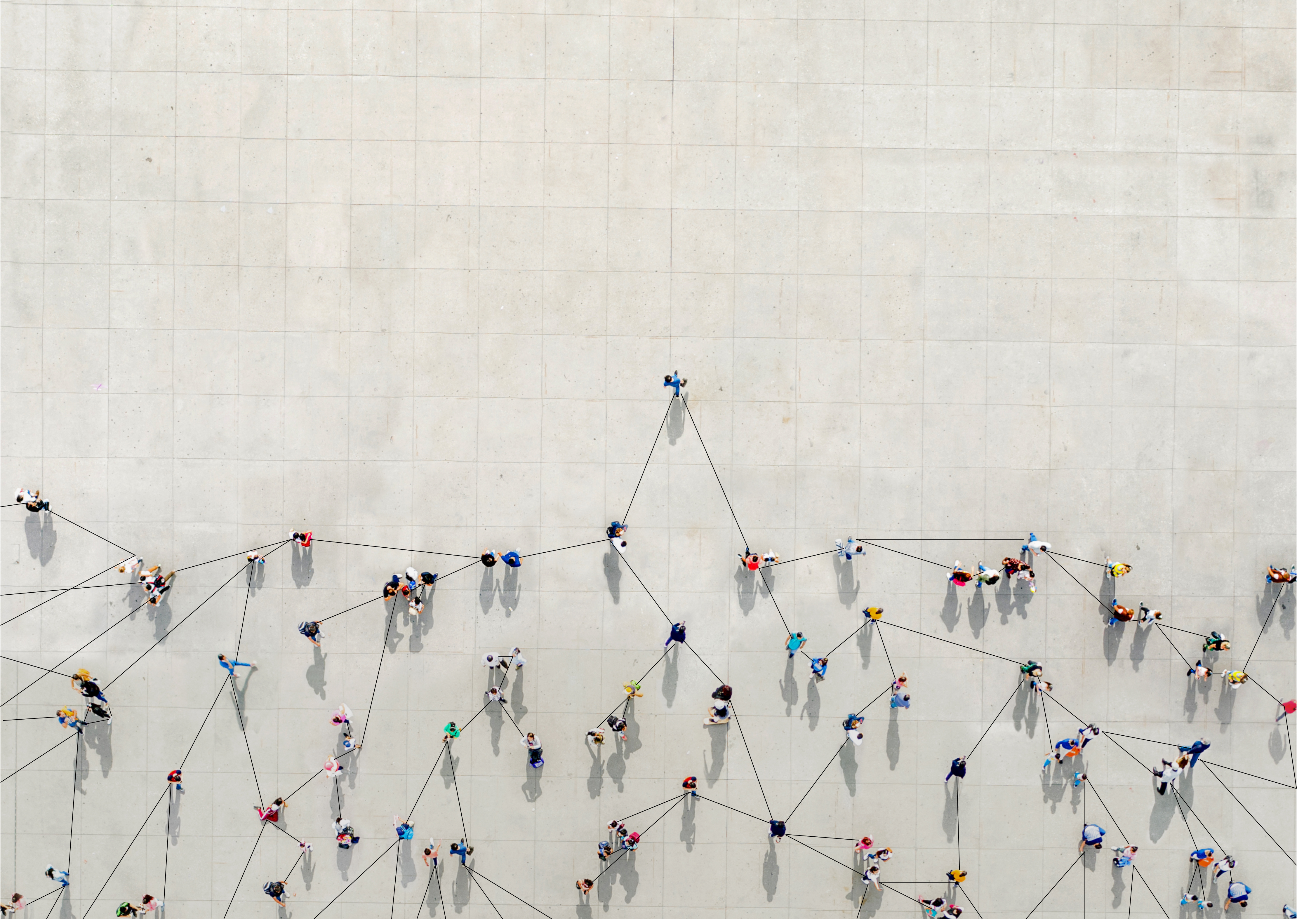 Crowd from above forming a growth graph with lines connecting between them to show how th COVID-19 can expand