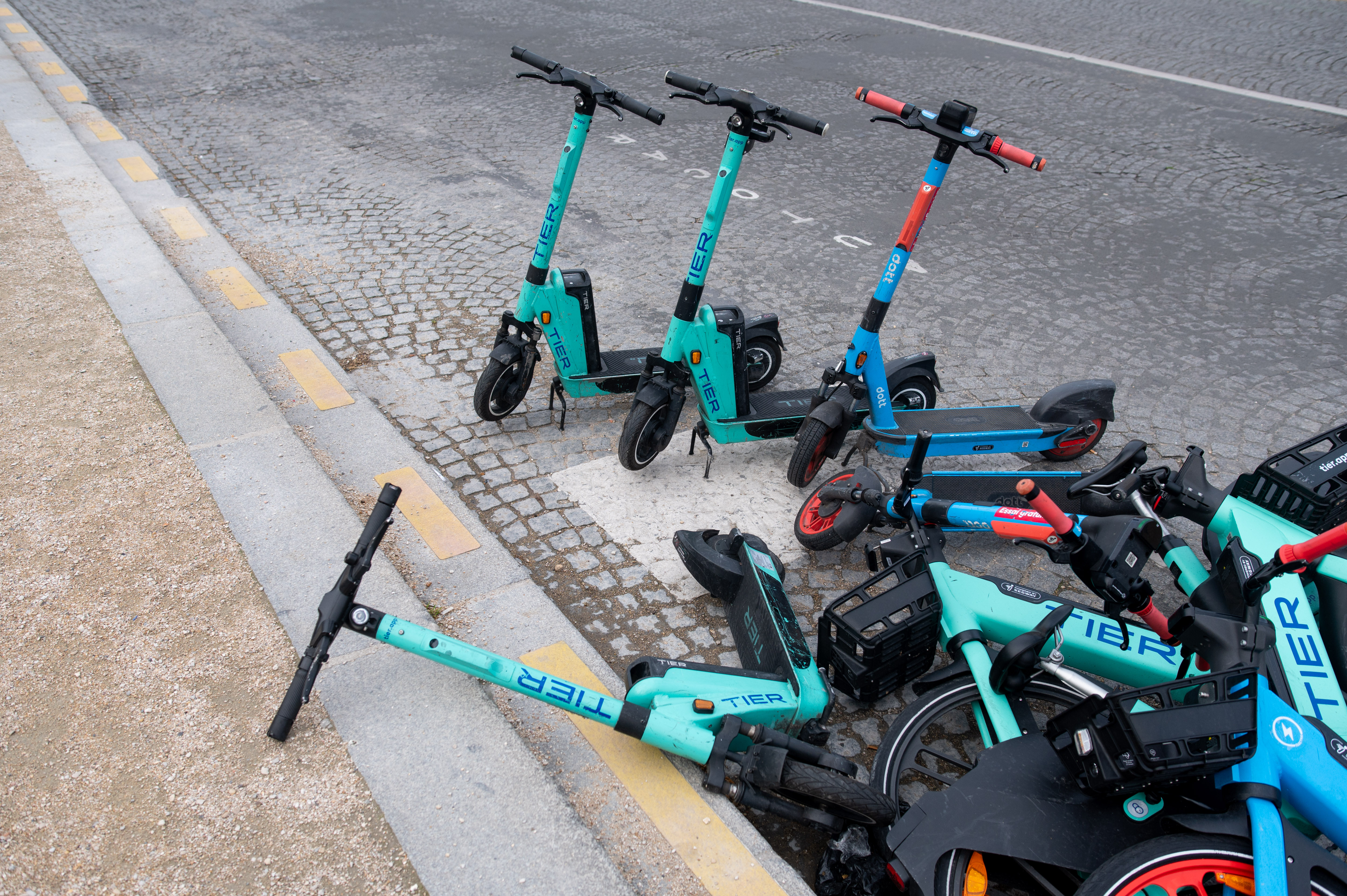 Rental E-Scooters in Paris