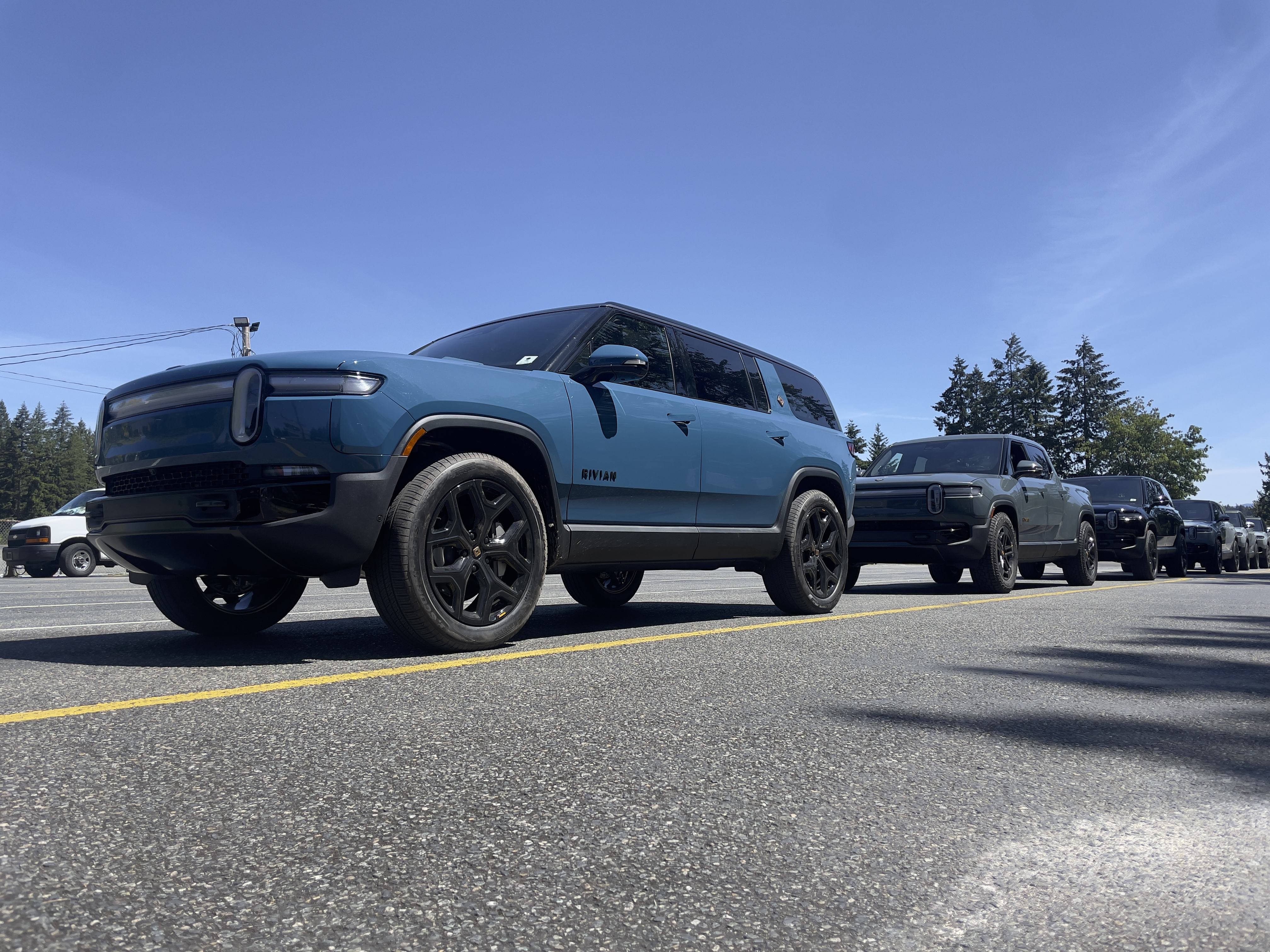 Rivian next-gen-r1s-r1t